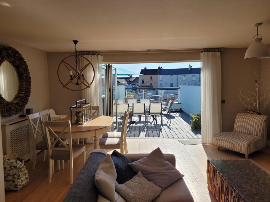 Central Modern Townhouse In Saundersfoot Βίλα Εξωτερικό φωτογραφία